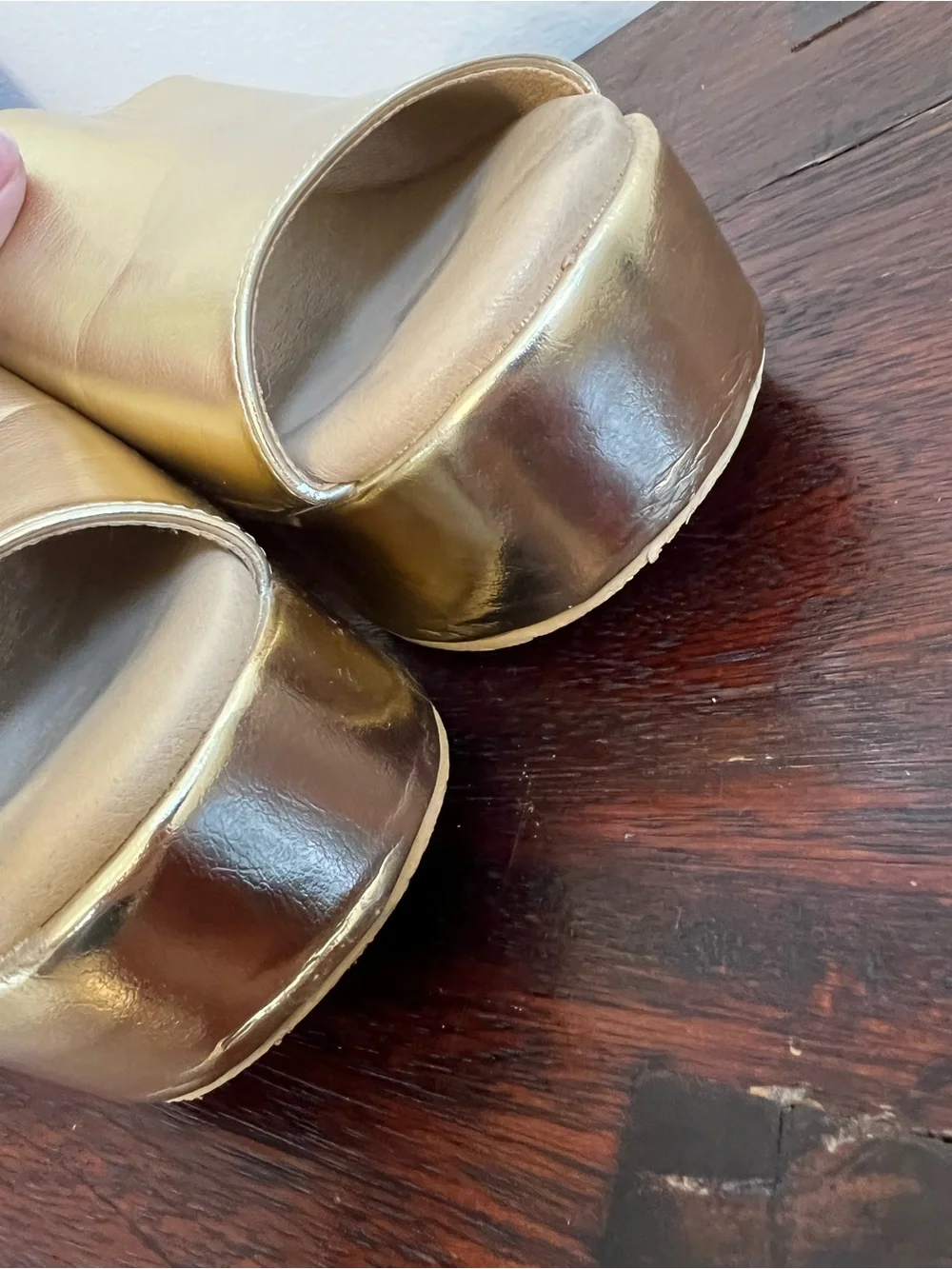 Anthropologie toe shiny